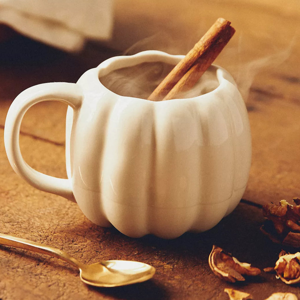 Taza Anthropologie White  Pumpkin 🎃🤍