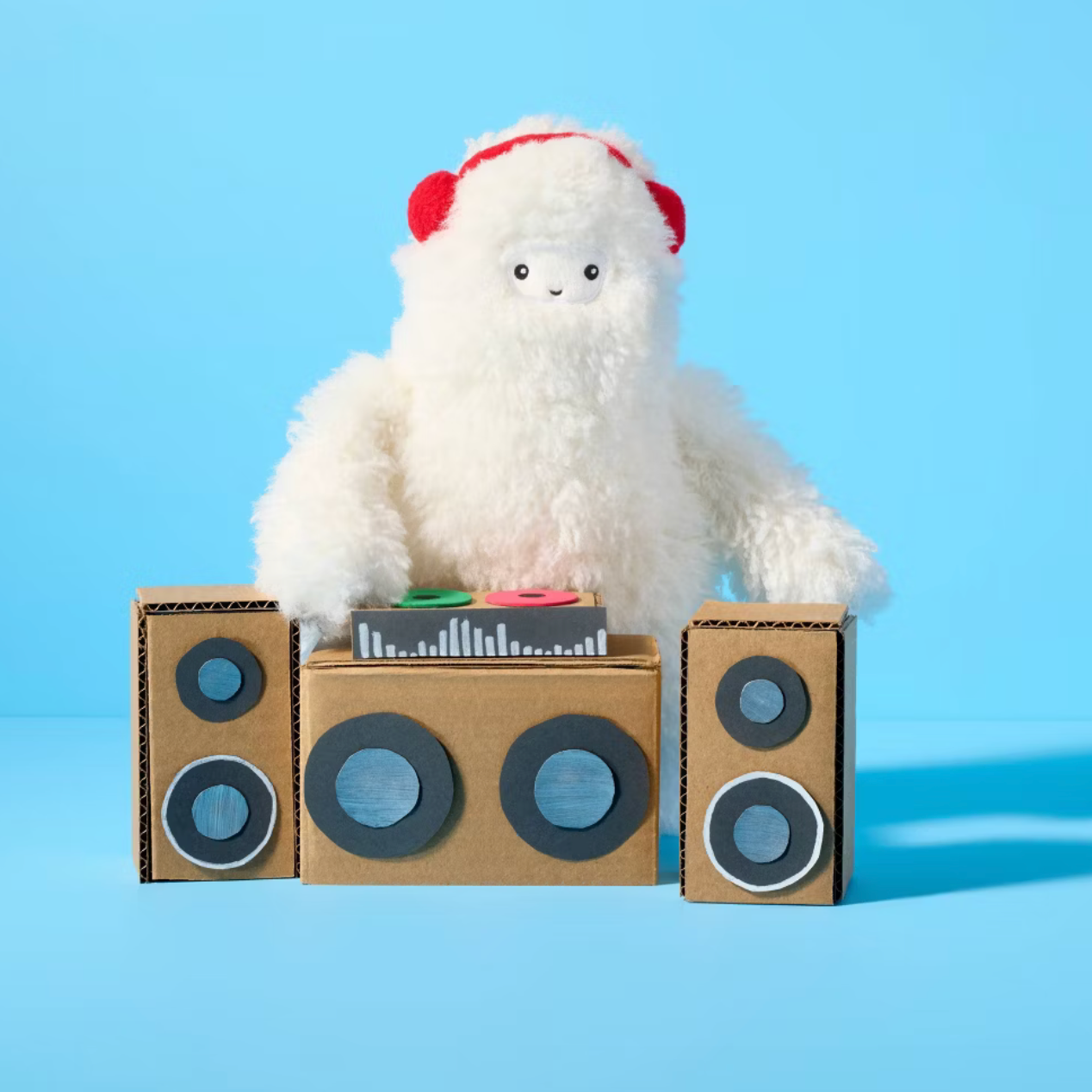 Gigglescape | Yeti Ear Muffs | Peluche de Yeti con orejas  ❄