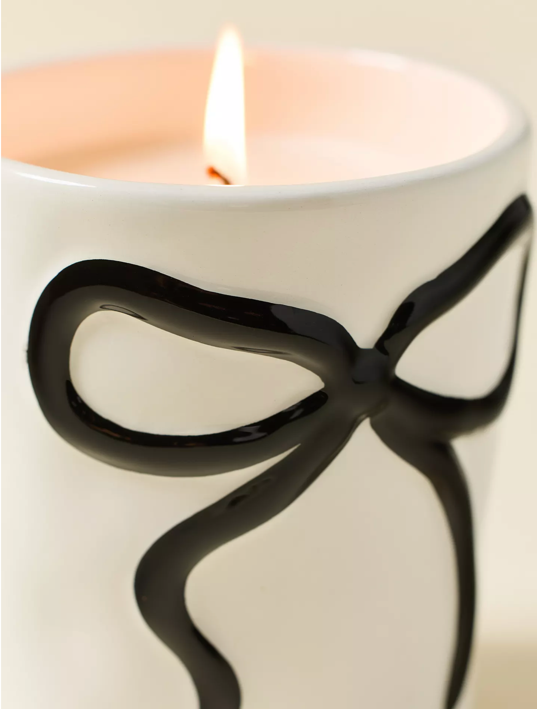 Vela moño exclusiva de Urban outfitters | Aroma: bosque de hinoki 🌳