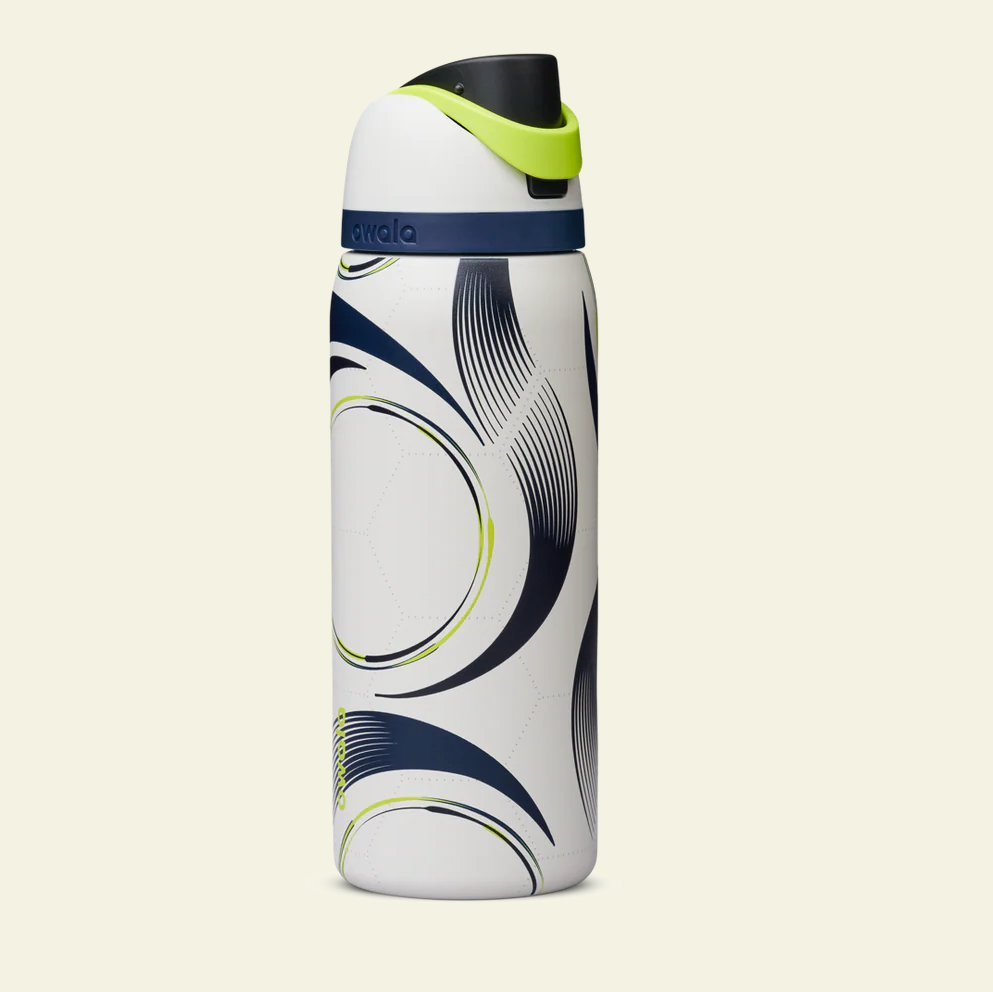Steel the Ball ⚽️💚 | Owala FreeSip 946 ml | 32 oz