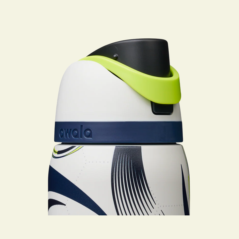 Steel the Ball ⚽️💚 | Owala FreeSip 946 ml | 32 oz
